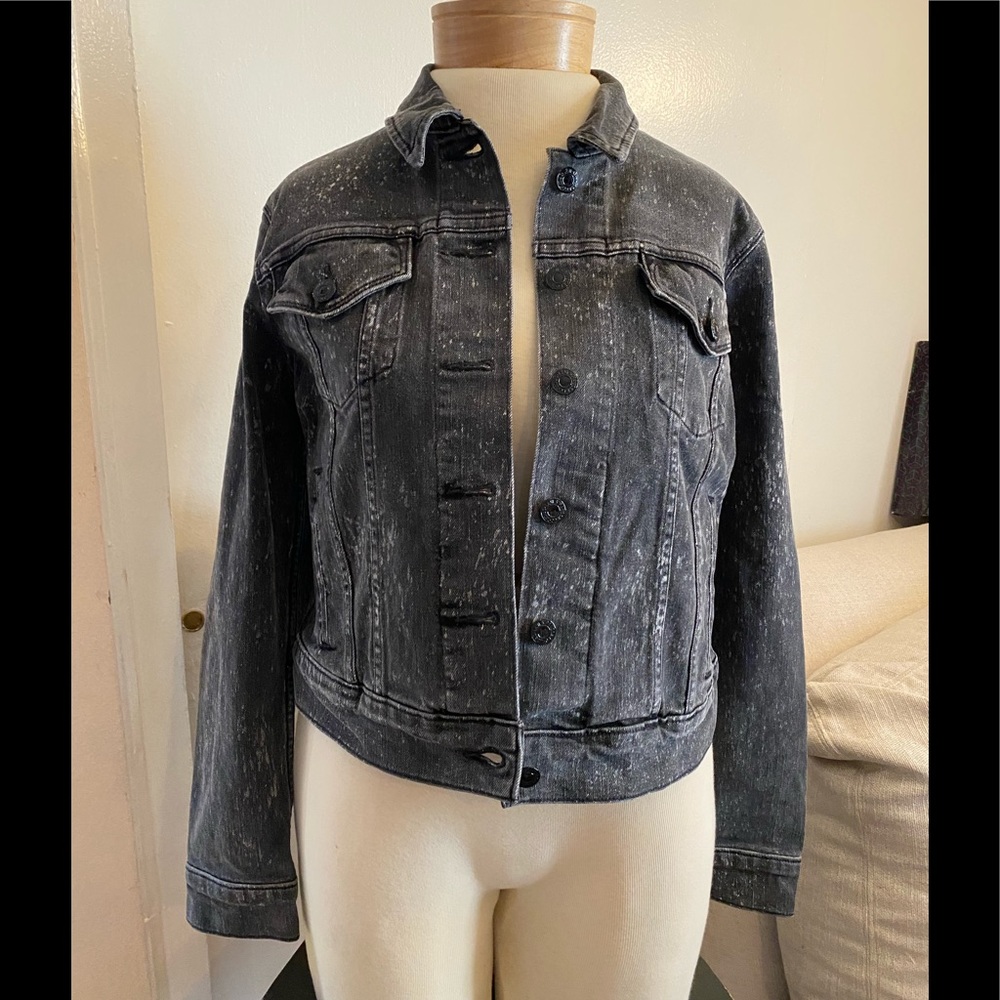 Levi’s excellent condition jean jacket, size large